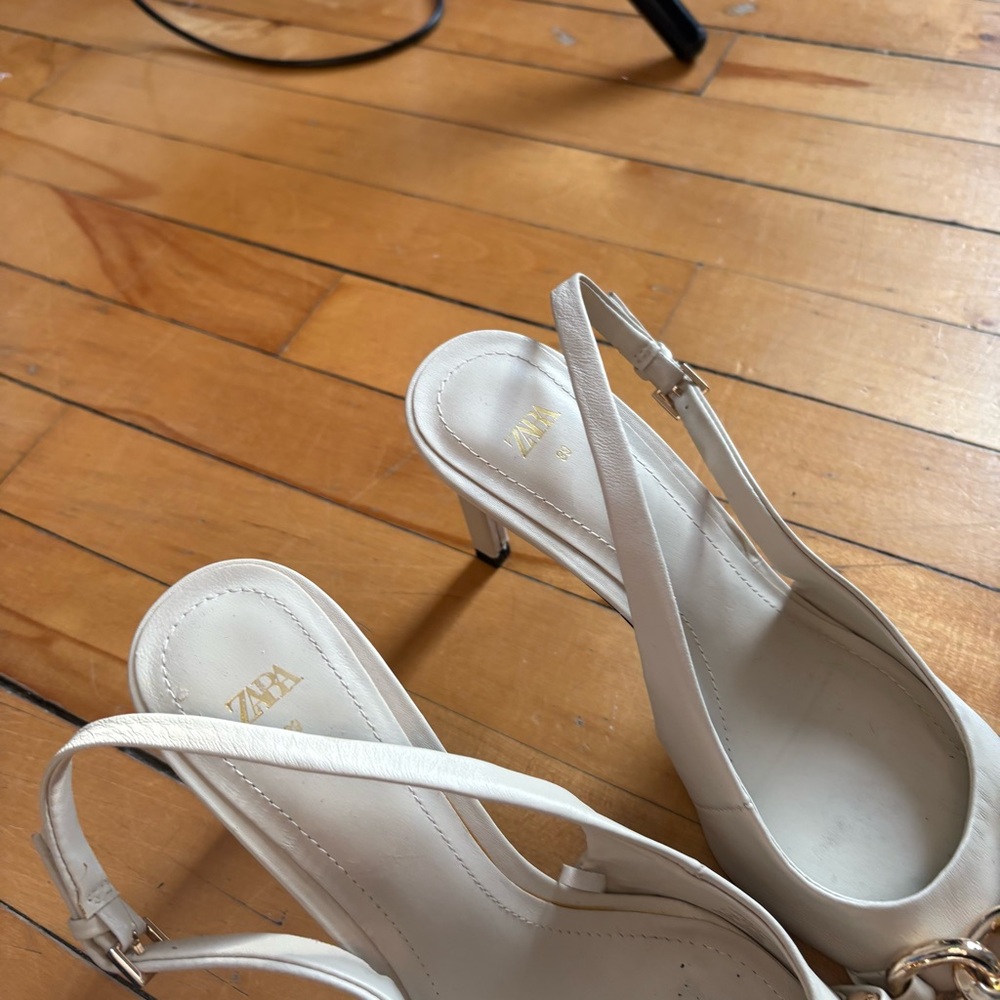Zara Sz 8.5 (39) Cream Gold Chain Pointy Toes Leather High Heels Pump - Picture 6 of 12